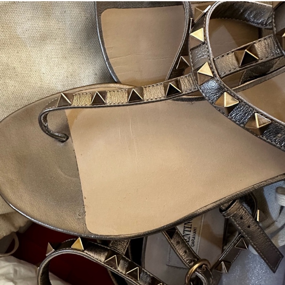 Pre-owned VALENTINO GARAVANI Rockstud Flip Flop Thong sandals size 38